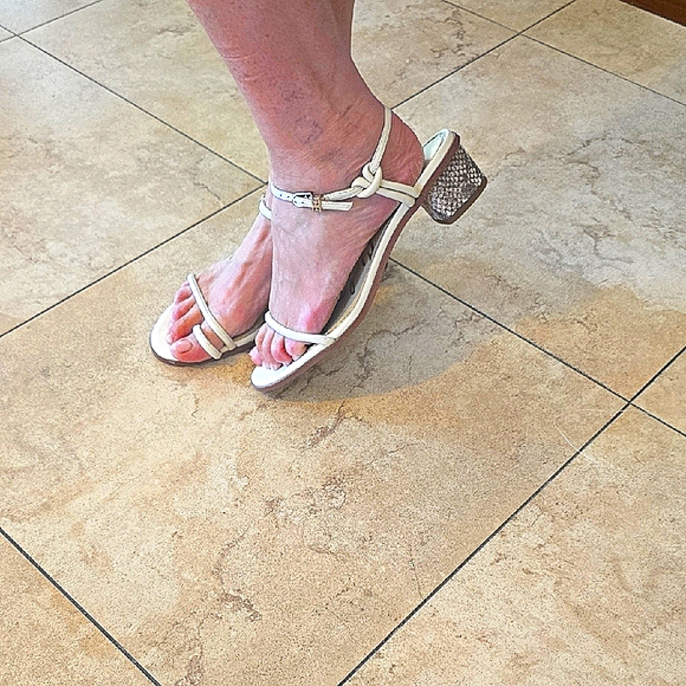 New Steve Madden Off-white Block Heel Sandals